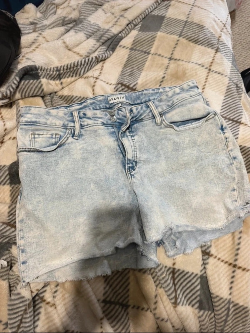 Light Wash Denim Women’s Shorts - Light Blue